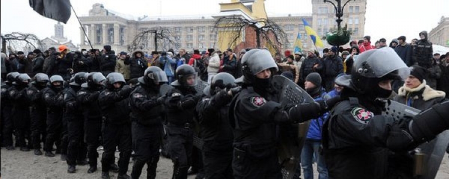 Киевийн арми Славянскийн 25-35 насны эрэгтэйчүүдийг баривчилж байна