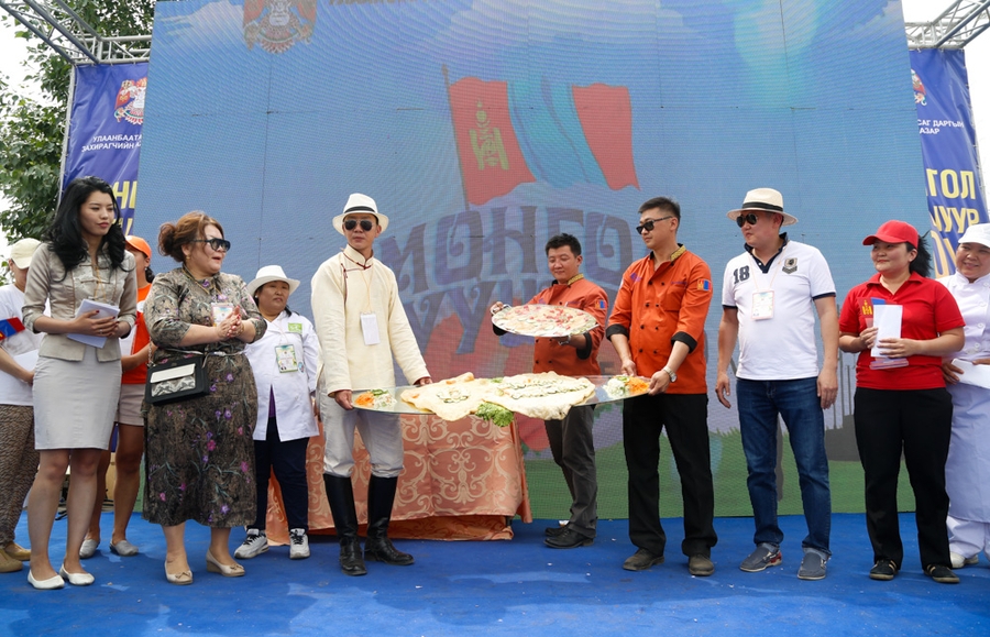 “Монгол хуушуур-2015” фестиваль боллоо