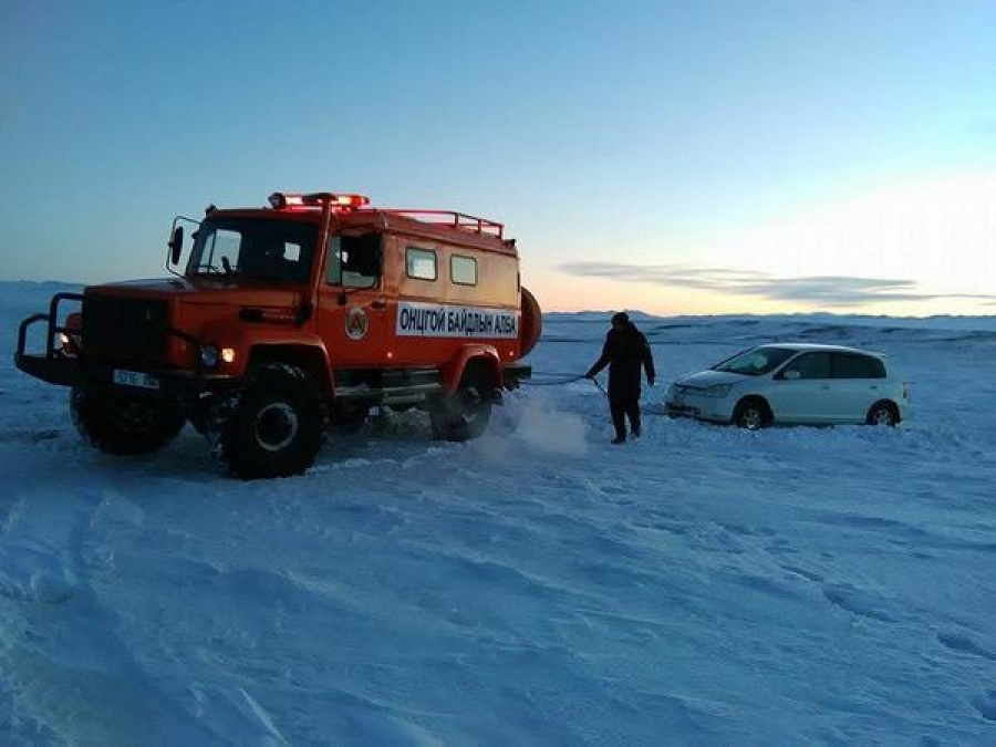 цасанд суусан зурган илэрцүүд