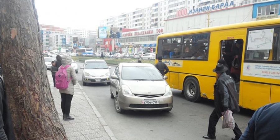 Автобусны хөдөлгөөнд саад болохгүй байхыг анхааруулав
