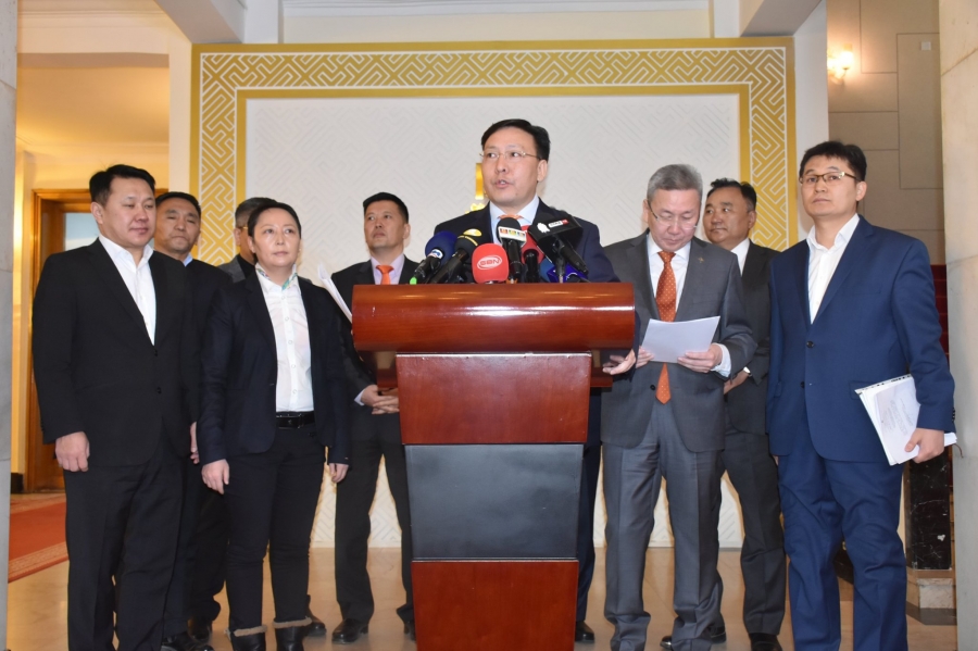 Ж.Батзандан: Шинэ, шударга эвслийг байгуулах суурийг тавихаар монголын улс төрийн намууд нэгдэж байна