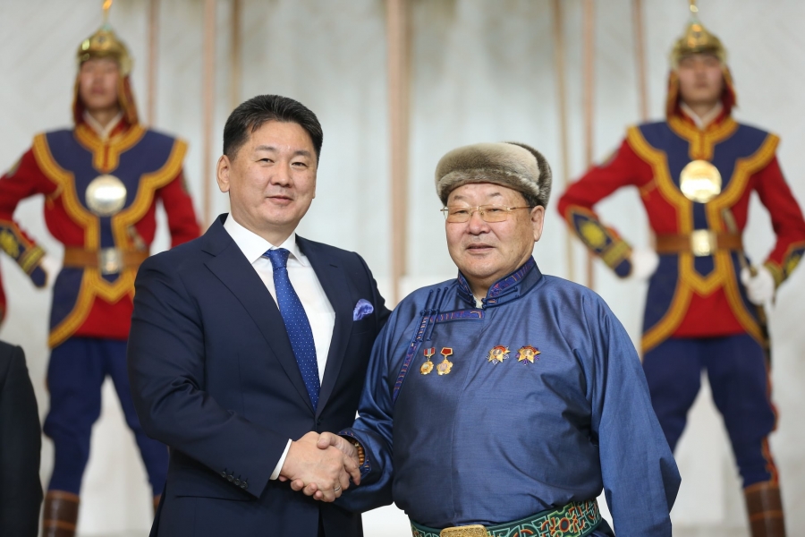 Н.Жанцан, Ч.Дашдэмбэрэл нарт Монгол Улсын Хөдөлмөрийн баатар цол хүртээлээ