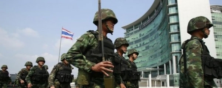 Тайландын бүх эрх мэдлийг цэргийн арми гартаа авч, экс ерөнхий сайд Ийнглак Чинаватра саатуулагдав