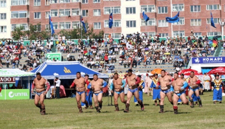 Монгол бөхчүүдийн энэ жилийн өнгө