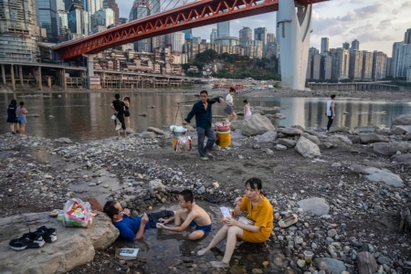 Хятад улс хэт халуунтай нүүр тулж байна: 1.4 тэрбум хүн ам уур амьсгалын өөрчлөлтийг хэрхэн даван туулж байна вэ?